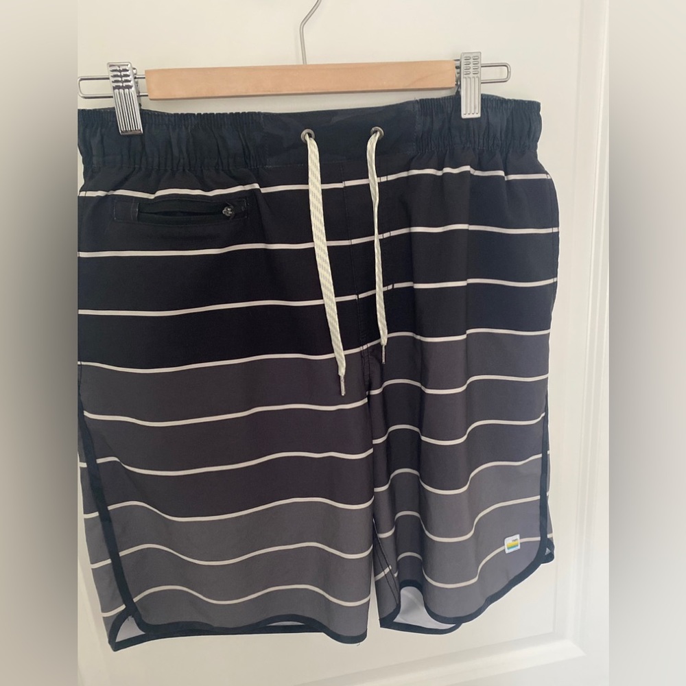 Vuori Banks Short 7.5 inch Inseam Mens Large